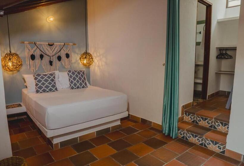 Номер Стандарт с Балконом, Traveler Hostel
