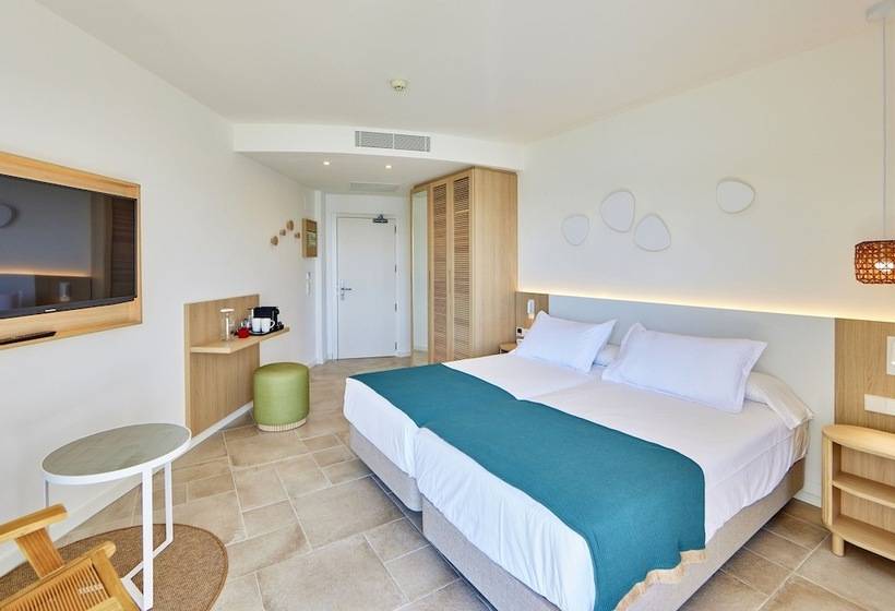 اتاق استاندارد با چشم‌انداز دریا, Universal Hotel Aquamarin