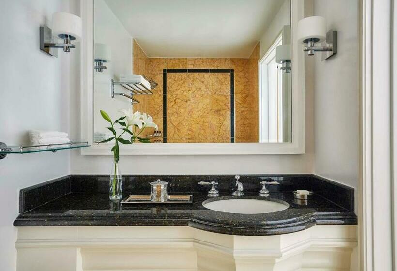 Номер Deluxe, Fairmont Miramar Hotel & Bungalows