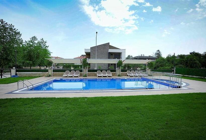 ویلای یک اتاق خوابه با استخر شنا, Camyuva Beach