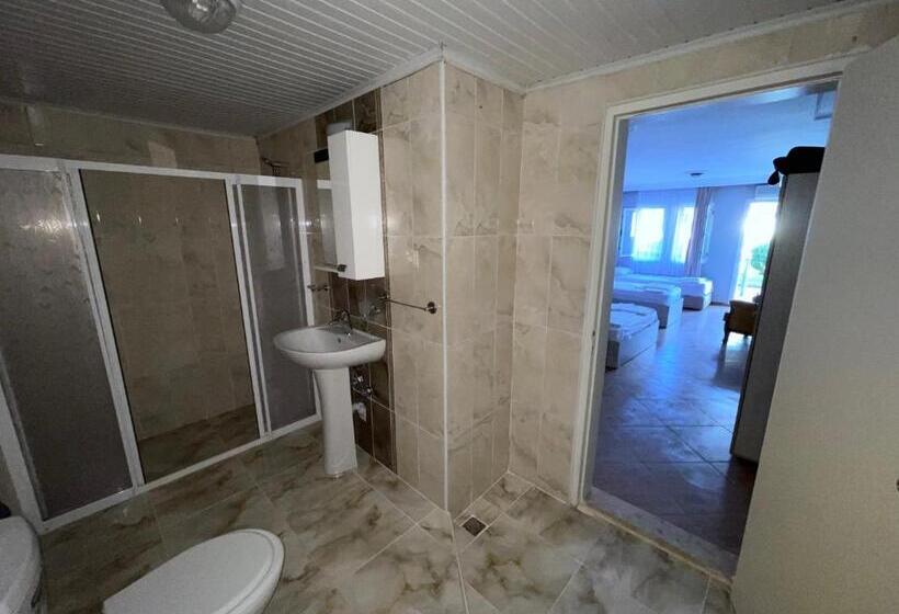 Quarto Familiar, Carmina