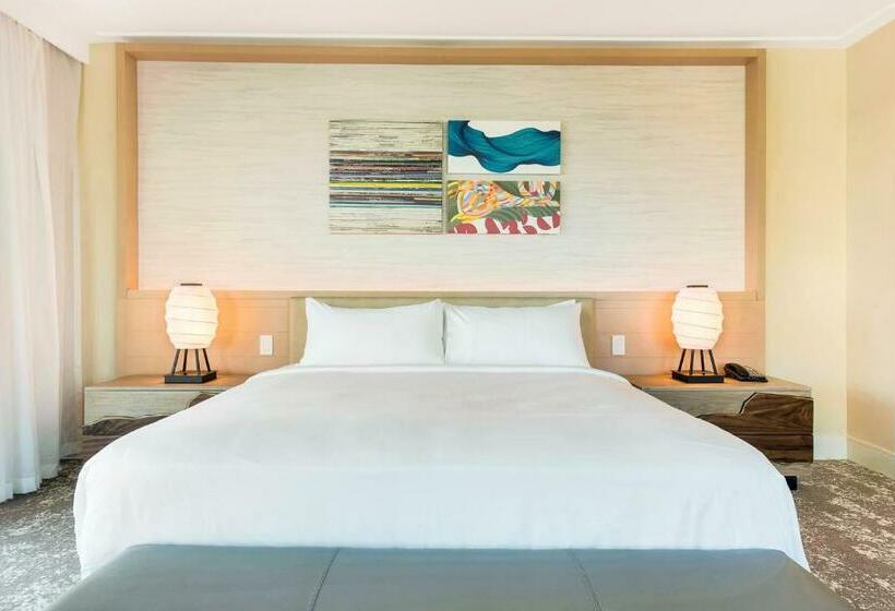 带大床的小型套房, Eden Roc Miami Beach