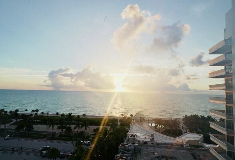 اتاق پرمیوم, Eden Roc Miami Beach