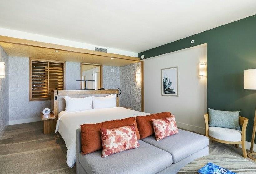 سوییت جونیور با چشم‌انداز دریا, Eden Roc Miami Beach