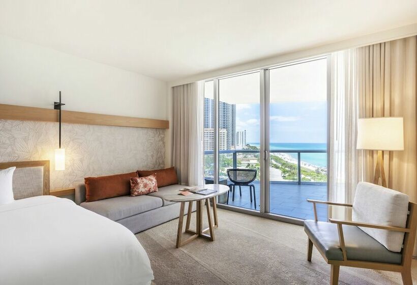 سوییت جونیور با چشم‌انداز دریا, Eden Roc Miami Beach