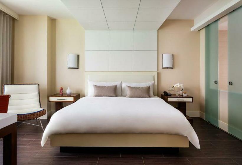 带大床的套房, Eden Roc Miami Beach