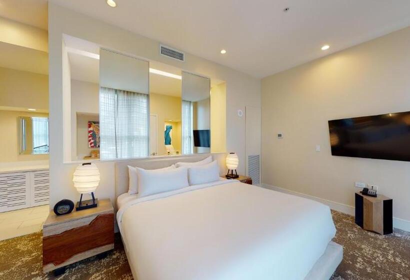 带大床的标准间, Eden Roc Miami Beach