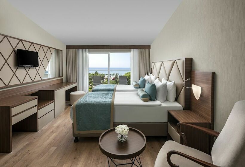 غرفة قياسية مطلّة علي البحر, Papillon Ayscha Resort & Spa