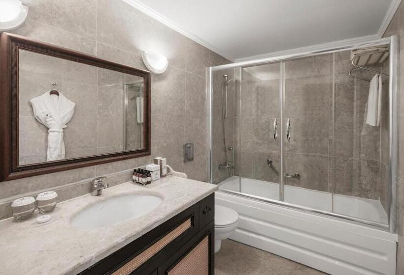 ‫فيلا غرفة نوم واحدة, Papillon Ayscha Resort & Spa