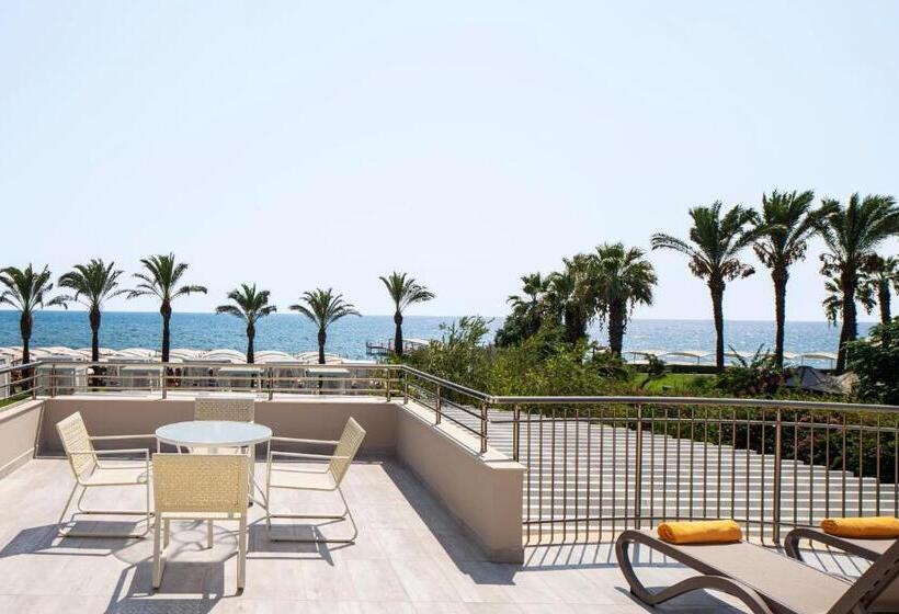 ‫فيلا غرفة نوم واحدة, Papillon Ayscha Resort & Spa