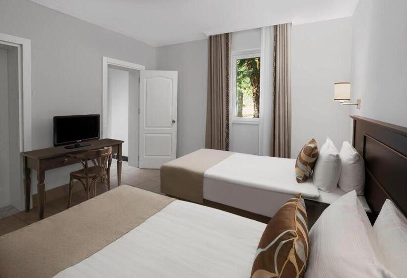 ‫فيلا غرفة نوم واحدة, Papillon Ayscha Resort & Spa