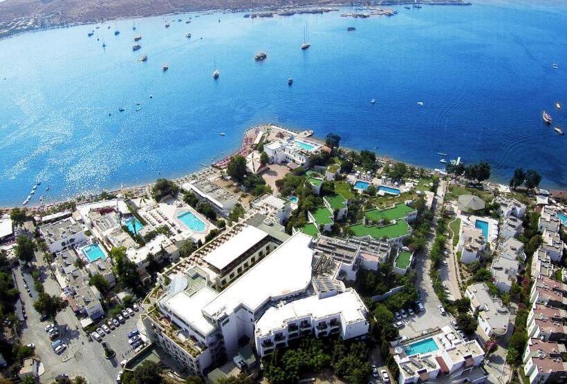 Номер Стандарт Вид на Сад, Royal Asarlik Beach