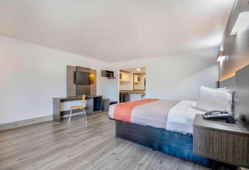 Standard Szoba King Size Bed, Motel 6 Lafayette, La