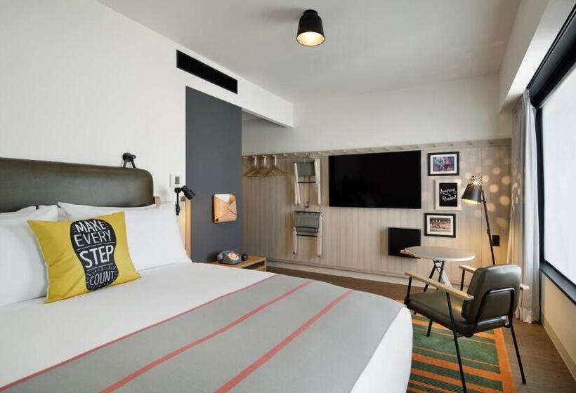 Quarto Estandar Cama Queen, Moxy Osaka Shin Umeda