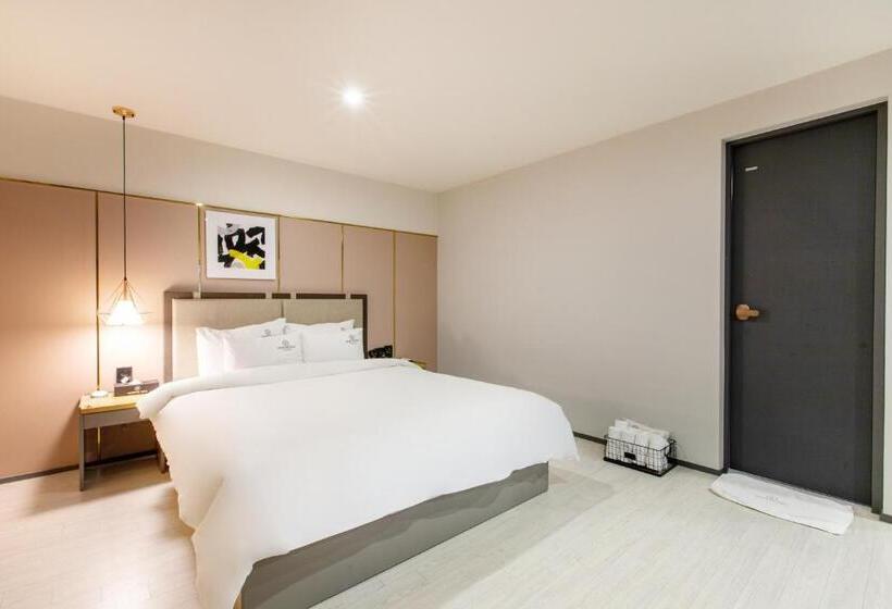Номер Стандарт, Brown Dot Hotel Minam