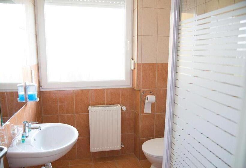 Номер Стандарт, Levendula Apartmanház