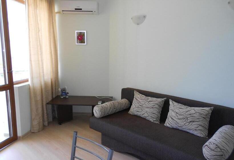 آپارتمان 1 خوابه با بالکن, Family Hotel Amore