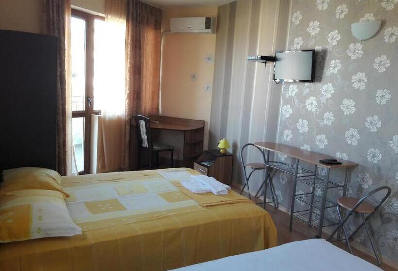 استودیو استاندارد با بالکن, Family Hotel Amore