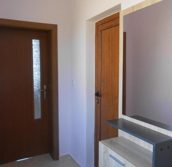 استودیوی استاندارد با چشم‌انداز دریا, Family Hotel Amore