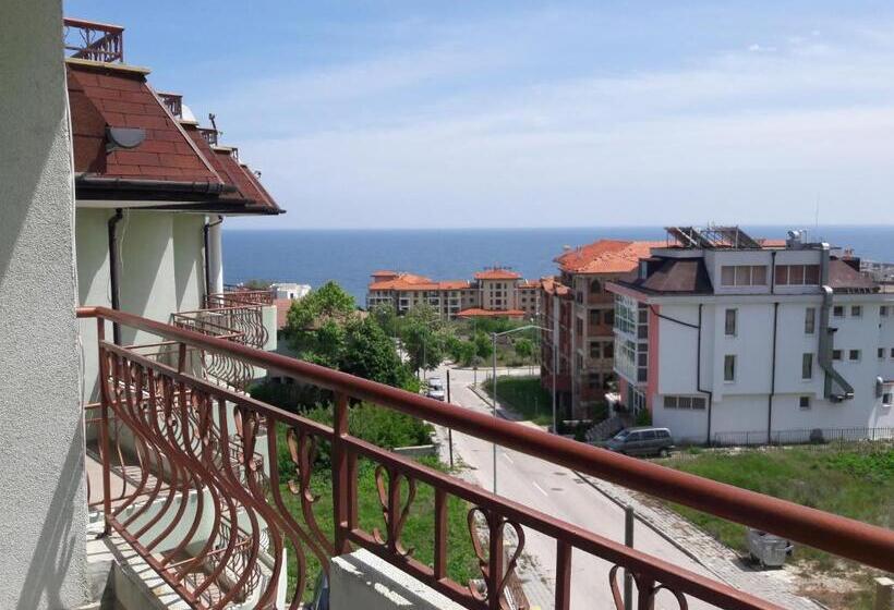 آپارتمان 2 خوابه, Family Hotel Amore