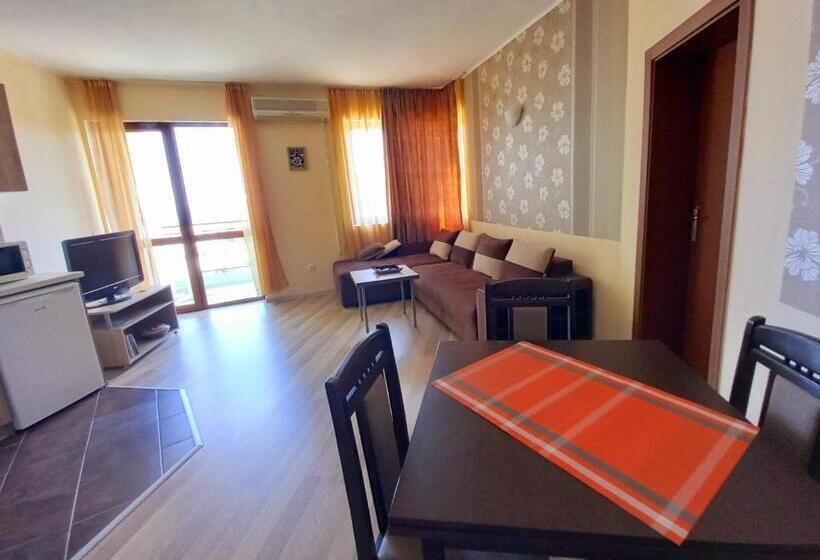 آپارتمان 2 خوابه, Family Hotel Amore
