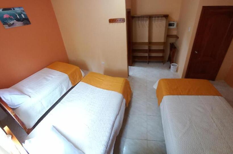 Номер Стандарт Трехместный, Hostal Janet Starlink