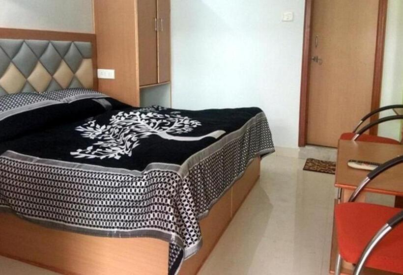 Quarto Deluxe, Goroomgo Sun Shine Regency Shimla
