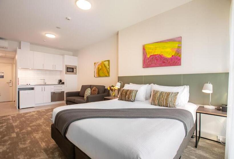 Студия Superior, Sojourn Apartment Hotel   Riddiford