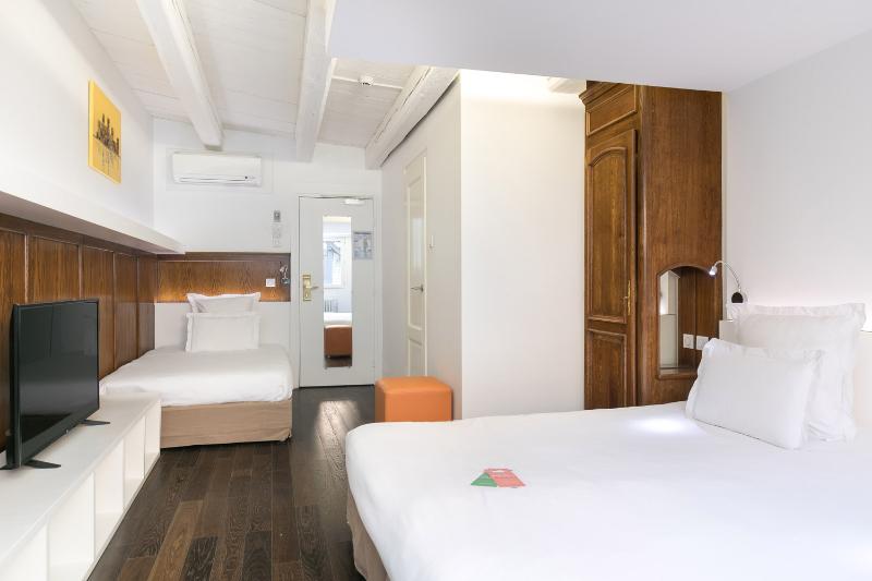 带大床的套房, Holiday Inn Express Hotel & Suites San Antonio   Rivercenter Area, An Ihg