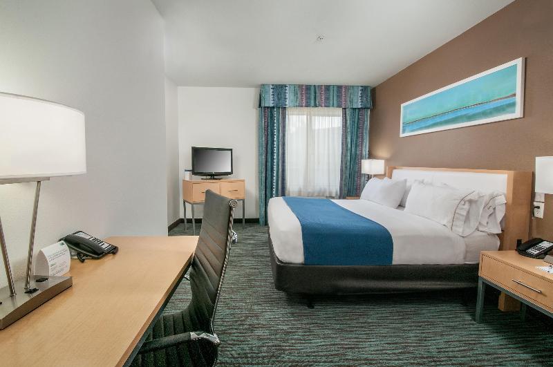 适合残疾人士使用的带超级大床的标准间, Holiday Inn Express Hotel & Suites San Antonio   Rivercenter Area, An Ihg