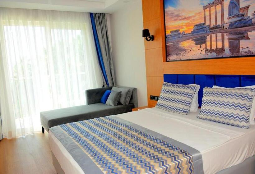 Номер Стандарт Трехместный, Sealife Buket Resort & Beach Hotel   Ultra All Inclusive