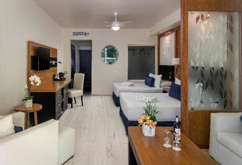Superior Junior Suite, Ocean Blue & Sand - All Inclusive