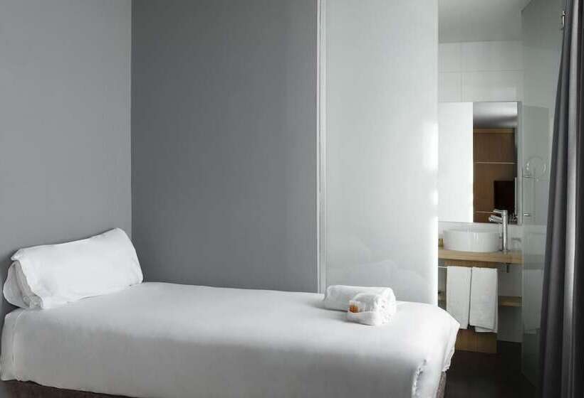 Quarto Triplo Estandar, Petit Palace Alcala