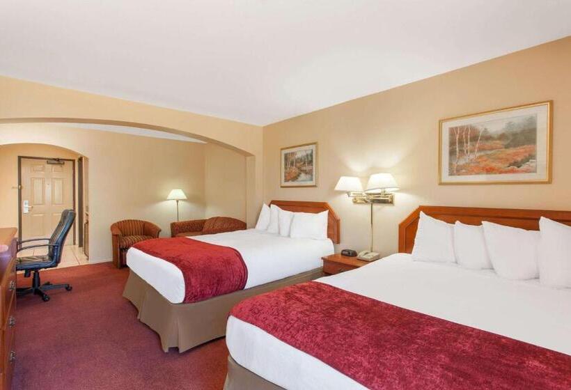 Студия Стандарт, Ramada By Wyndham Fresno Northwest