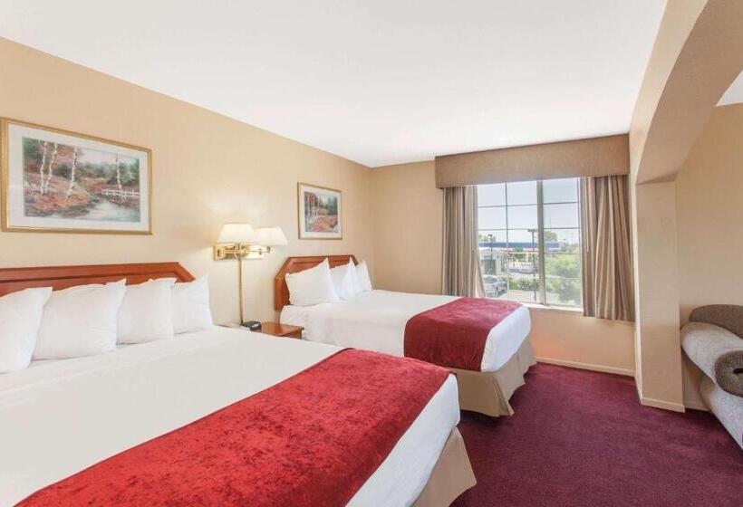 Номер Стандарт, Ramada By Wyndham Fresno Northwest