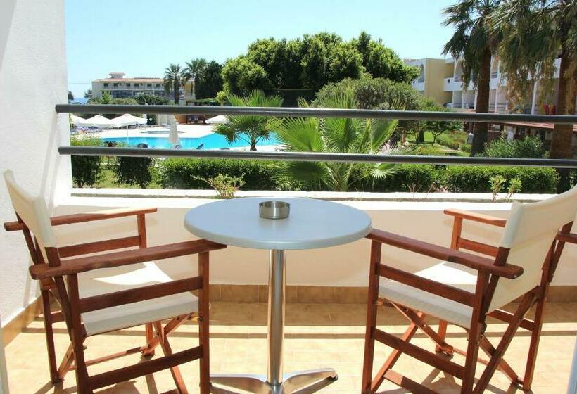 Номер Deluxe Вид на Бассейн, Lardos Bay