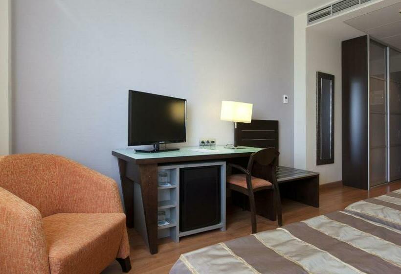 Номер Стандарт, Vertice Sevilla Aljarafe