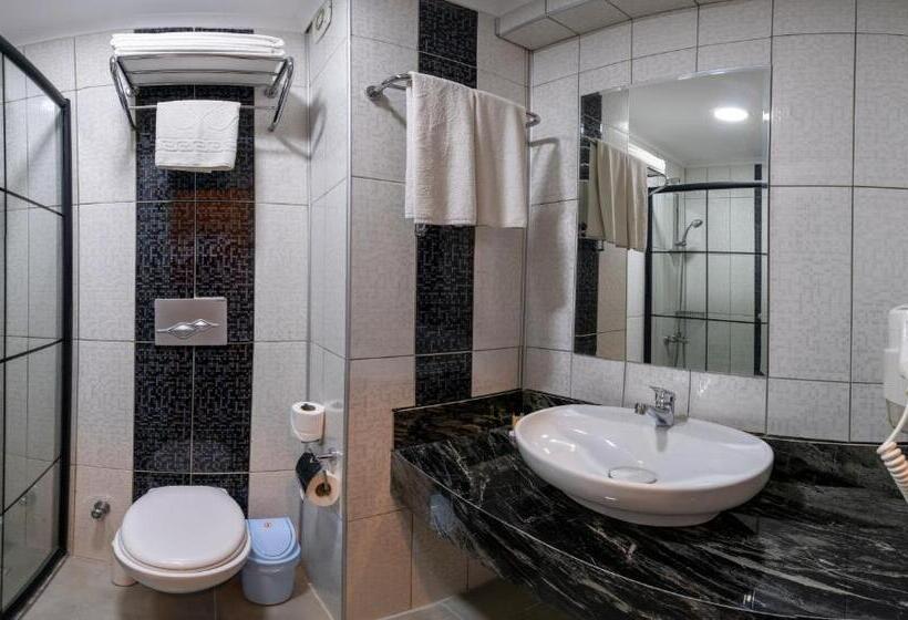 Bahçe Manzaralı 4 kişilik Standart Oda, Akdora Resort & Spa