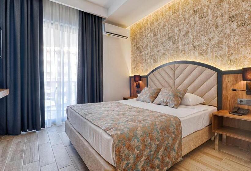 家庭间, Grand Uysal Beach & Spa