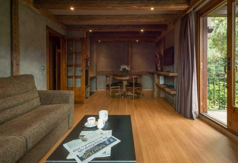 سوییت, Anyospark Mountain & Wellness Resort