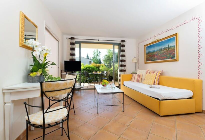 Апартаменты 1 Спальня, Madame Vacances Domaine Du Provence Country Club Service Premium