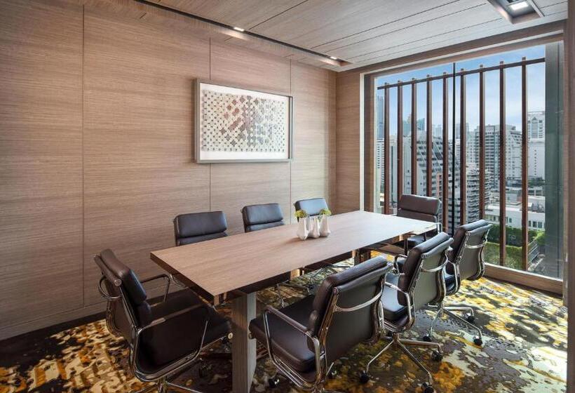 سوئیت با وان آب گرم, Solitaire Bangkok Sukhumvit 11