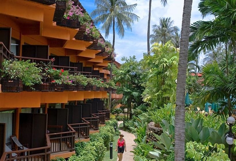 Номер Superior Вид на Бассейн, Courtyard By Marriott Phuket, Patong Beach Resort