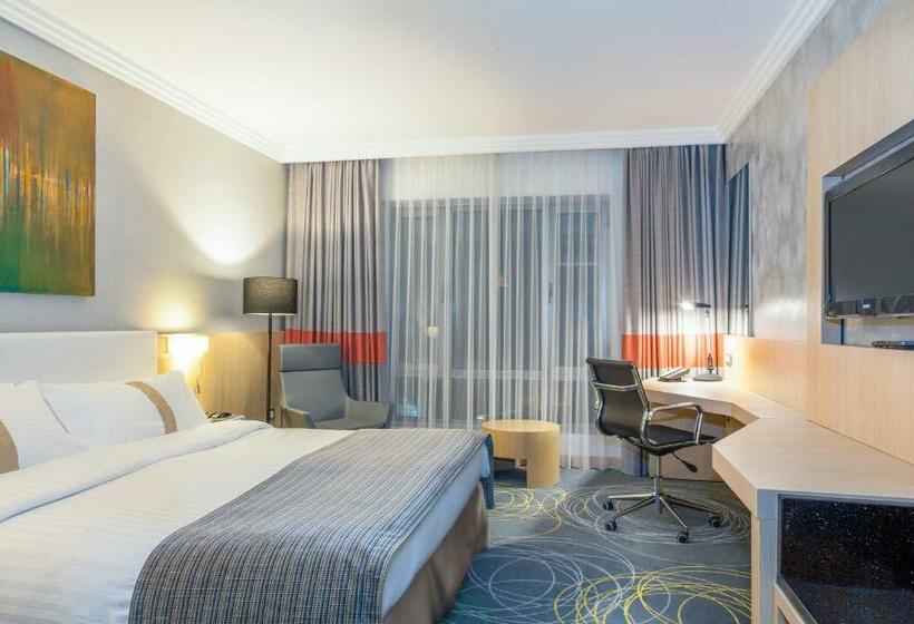 اتاق سوپریور با تخت بزرگ, Mövenpick Hotel Amman