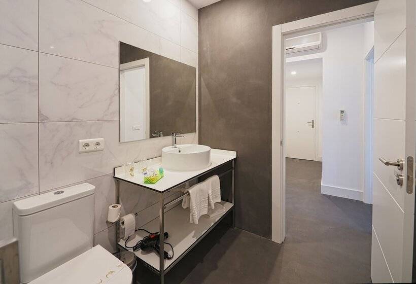 اتاق استاندارد سه نفره, Apartamentos Dabarca