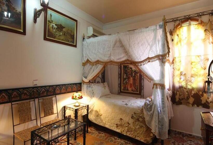 トリプルクラシックルーム, Moroccan House