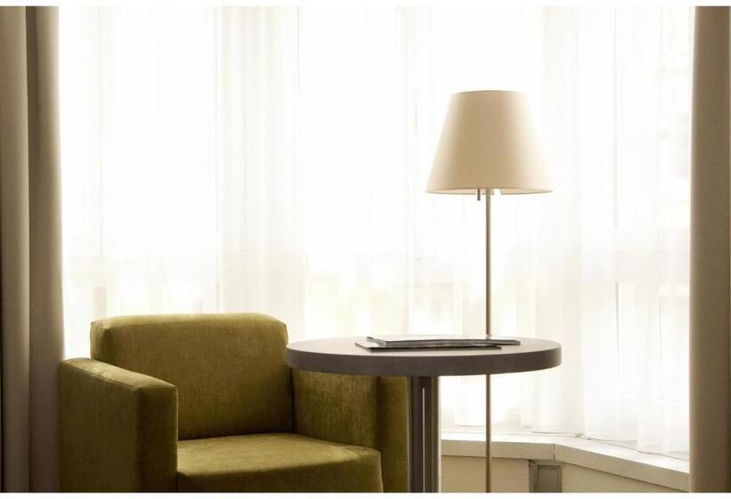 اتاق سوپریور با تخت بزرگ, Platzhirsch Zürich   Downtown Boutique Hotel & Sushi Lounge