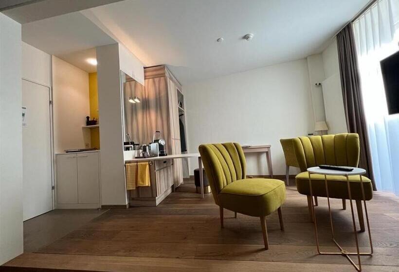 استودیوی سوپریور, Platzhirsch Zürich   Downtown Boutique Hotel & Sushi Lounge