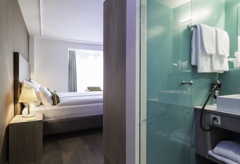 اتاق سوپریور با تخت بزرگ, Platzhirsch Zürich   Downtown Boutique Hotel & Sushi Lounge