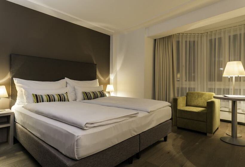 اتاق سوپریور با تخت بزرگ, Platzhirsch Zürich   Downtown Boutique Hotel & Sushi Lounge